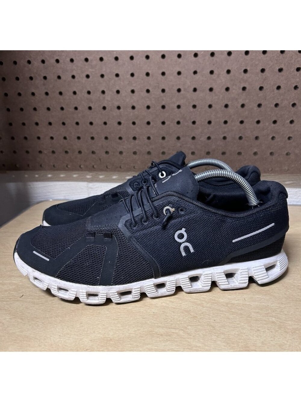 On Cloud 5 Mens Running Shoes Black White Sneakers Gym Athletic Size 11